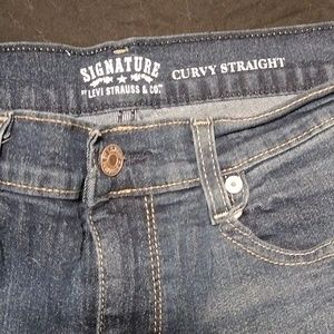 Levi's signature curvy straight